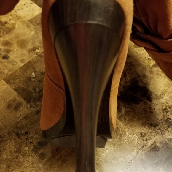 Michael Kors Suede Slouch boots! Color is luggage - Picture 6 of 8